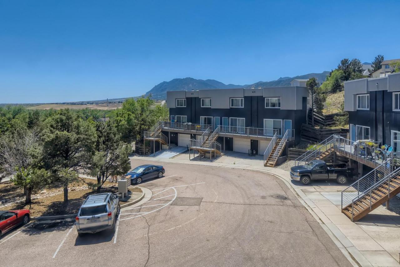 Rare Find Modern Townhome In The Heart Of Old Colorado City Colorado Springs Exterior foto