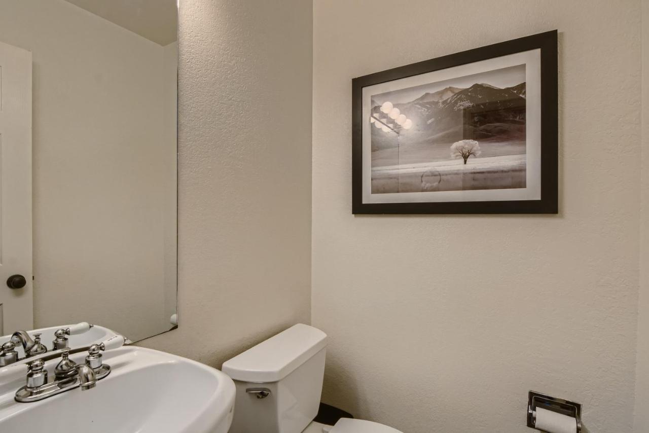 Rare Find Modern Townhome In The Heart Of Old Colorado City Colorado Springs Exterior foto