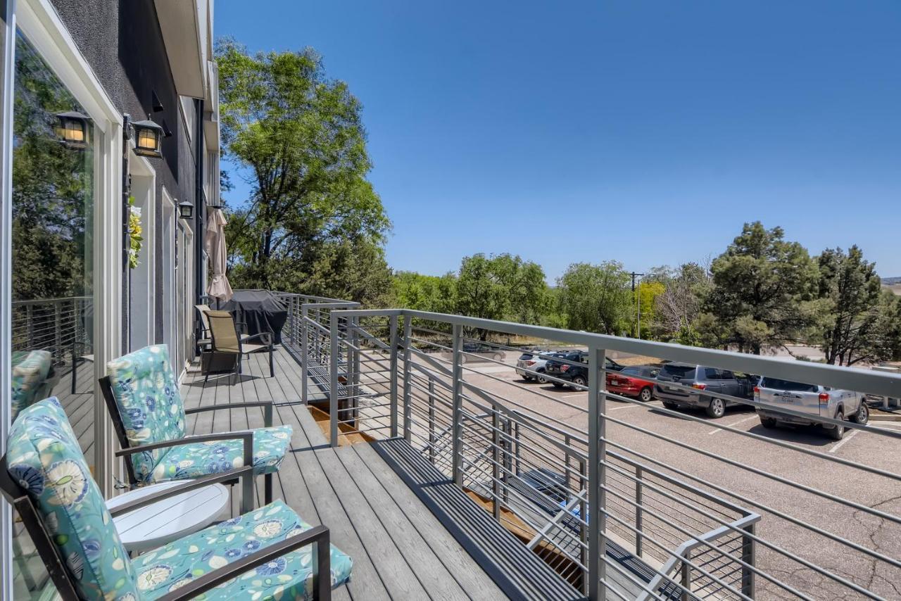 Rare Find Modern Townhome In The Heart Of Old Colorado City Colorado Springs Exterior foto