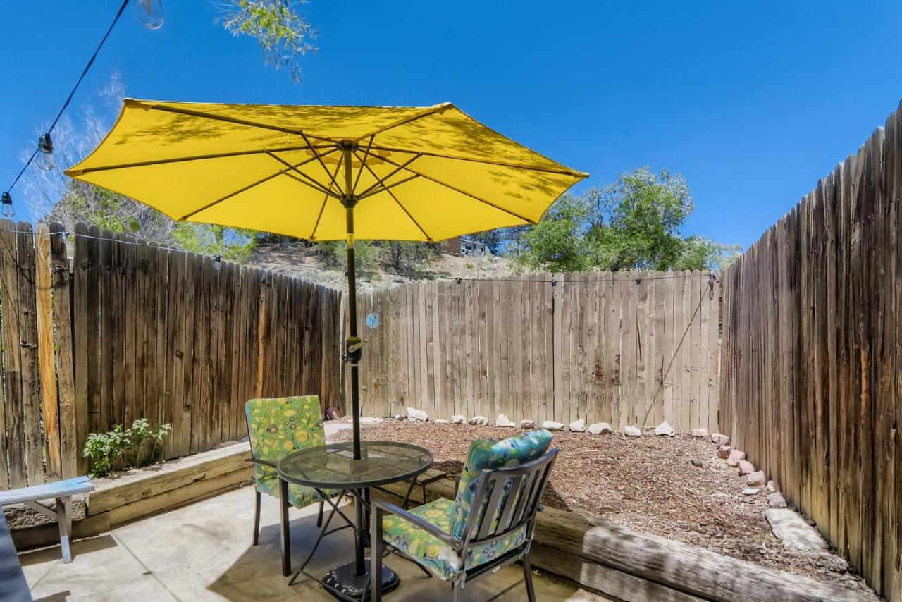 Rare Find Modern Townhome In The Heart Of Old Colorado City Colorado Springs Exterior foto